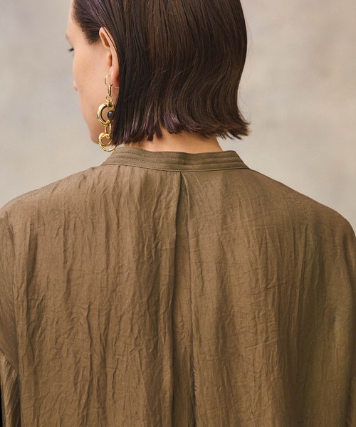PUBLIC TOKYO（パブリックトウキョウ）の「【岐阜県産】オーバーサイズシャツ/ボリュームスリーブとろみブラウス/ウォッシャブル（シャツ/ブラウス・レディース・ライム/ホワイト/ダークブラウン/ブラウン・FREE）」の17枚目の写真