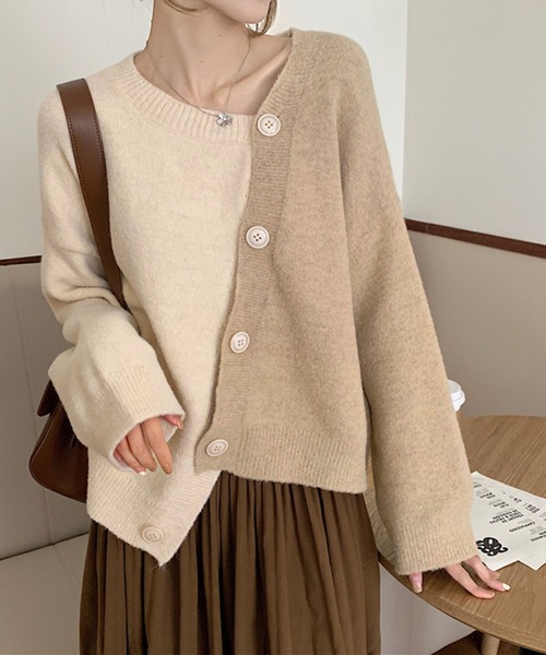 me+em select（ミームセレクト）の「ななめボタンワントーンゆるニット【数量限定販売】（ニット/セーター・レディース・ベージュ/グレー・FREE）」の2枚目の写真