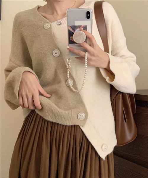 me+em select（ミームセレクト）の「ななめボタンワントーンゆるニット【数量限定販売】（ニット/セーター・レディース・ベージュ/グレー・FREE）」の12枚目の写真