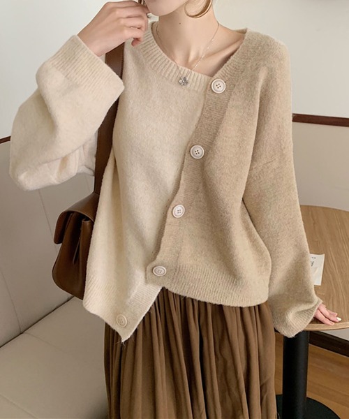 me+em select（ミームセレクト）の「ななめボタンワントーンゆるニット【数量限定販売】（ニット/セーター・レディース・ベージュ/グレー・FREE）」の9枚目の写真