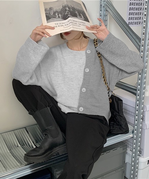 me+em select（ミームセレクト）の「ななめボタンワントーンゆるニット【数量限定販売】（ニット/セーター・レディース・ベージュ/グレー・FREE）」の13枚目の写真