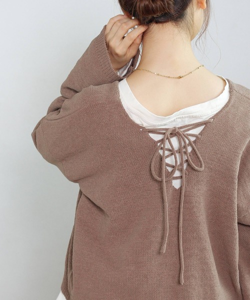 Crisp yours(クリスプユアーズ)の「【WEB限定】バックレースアップニット(ニット/セーター・レディース・ブラック/ブラウン/アイボリー/マスタード・FREE)」の3枚目の写真