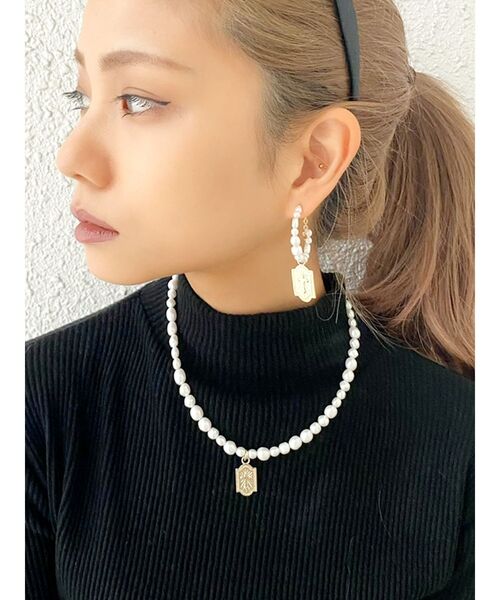 GYDA（ジェイダ）の「JEYSUS パールメダイフープピアス（ピアス（両耳用）・レディース・シルバー/ゴールド・FREE）」の5枚目の写真