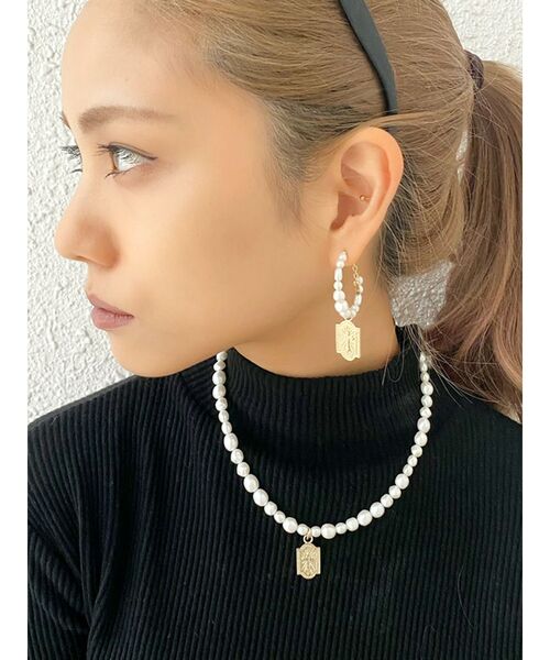 GYDA（ジェイダ）の「JEYSUS パールメダイフープピアス（ピアス（両耳用）・レディース・シルバー/ゴールド・FREE）」の6枚目の写真