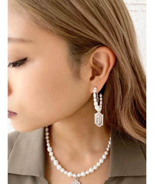 GYDA（ジェイダ）の「JEYSUS パールメダイフープピアス（ピアス（両耳用）・レディース・シルバー/ゴールド・FREE）」の7枚目の写真