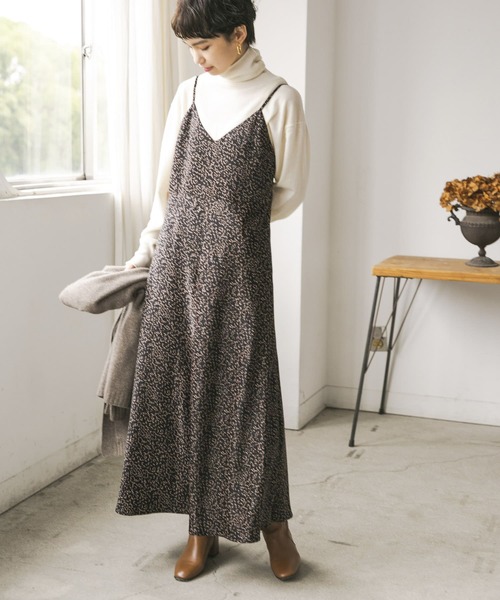 URBAN RESEARCH（アーバンリサーチ）の「Petal柄バイアスロングキャミワンピース（ワンピース・レディース・ブラック系その他/ブラック系その他2・38/36）」の5枚目の写真