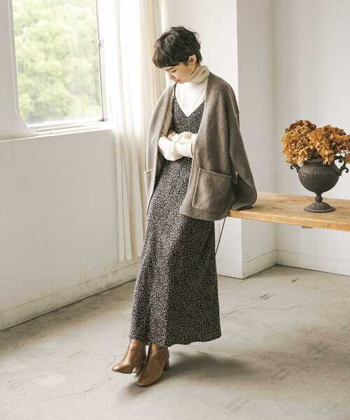 URBAN RESEARCH（アーバンリサーチ）の「Petal柄バイアスロングキャミワンピース（ワンピース・レディース・ブラック系その他/ブラック系その他2・38/36）」の4枚目の写真