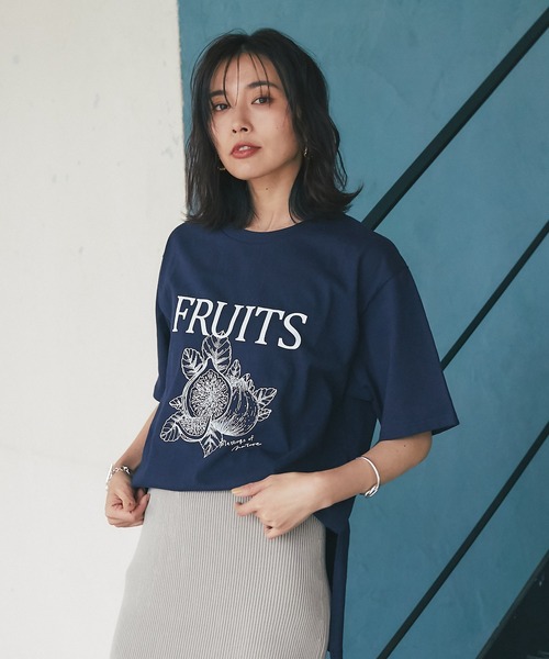 RIVE DROITE（リヴドロワ）の「WEB限定/FRUITS プリントTシャツ（Tシャツ/カットソー・レディース・ホワイト/ネイビー・FREE）」の5枚目の写真