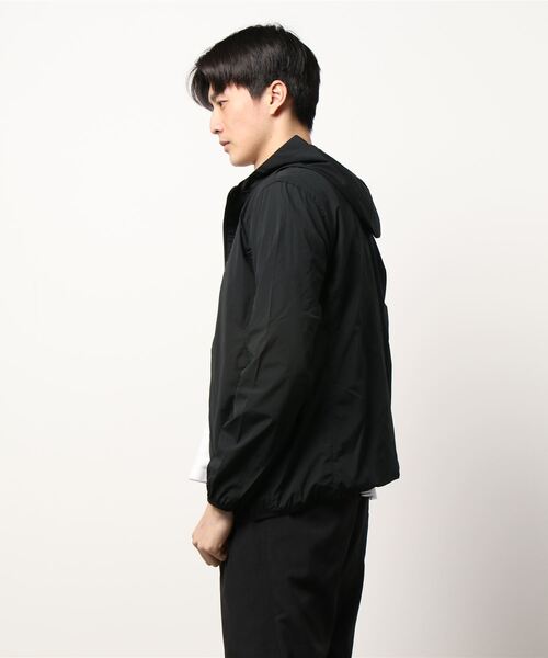 MONSIEUR NICOLE（ムッシュニコル）の「パッカブル フーディブルゾン（ナイロンジャケット・メンズ・ブラック/グレイッシュベージュ・X-LARGE/MEDIUM/LARGE/SMALL）」の3枚目の写真