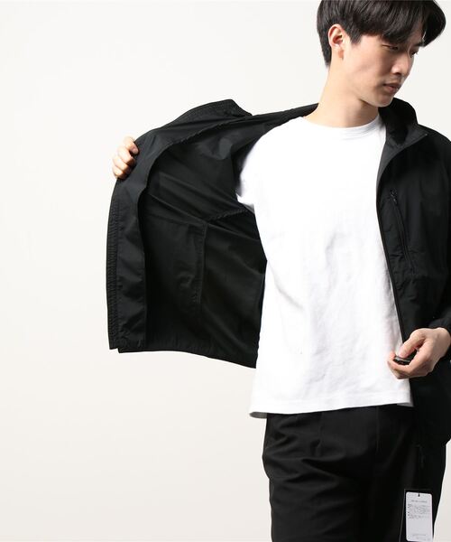 MONSIEUR NICOLE（ムッシュニコル）の「パッカブル フーディブルゾン（ナイロンジャケット・メンズ・ブラック/グレイッシュベージュ・X-LARGE/MEDIUM/LARGE/SMALL）」の5枚目の写真