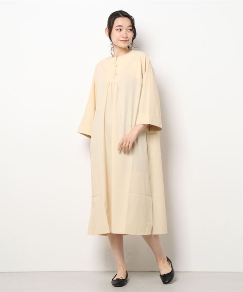 STYLEBLOCK（スタイルブロック）の「リネンタッチキーネックワンピース（ワンピース・レディース・マスタード/ブラウン系その他/ホワイト系その他/ブラック・M）」の2枚目の写真