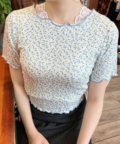 Clice de Paris（クリシェドゥパリス）の「お花のメローTEE（Tシャツ/カットソー・レディース・パープル/ブルー・ONESIZE）」の2枚目の写真