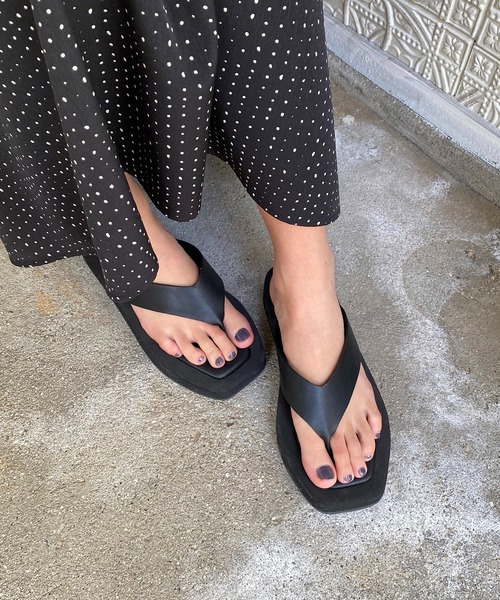 CAPRICIEUX LE'MAGE（カプリシューレマージュ）の「厚底トングサンダル（サンダル・レディース・ブラック/ベージュ・37/38）」の11枚目の写真