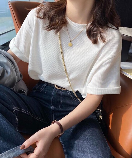 Girly Doll(ガーリードール)の「ワッフルクルーネックTシャツ(Tシャツ/カットソー・レディース・ブラック/ベージュ/ホワイト/ピンク/グレー/オレンジ/ブラウン・F)」の2枚目の写真
