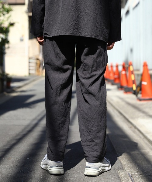marka（マーカ）の「marka / マーカ：COCOON FIT EASY PANTS - wool×silk stripe -：M22C-02PT01C[COR]（スラックス・メンズ・ネイビー/グレー・1/2/3）」の6枚目の写真