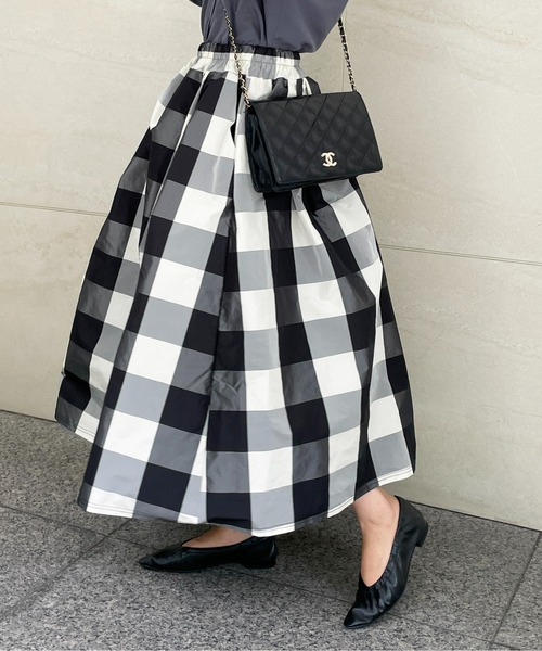 StyleSea（スタイルシー）の「チェックロングギャザーフレアスカート（スカート・レディース・レッド/レッド系その他/オレンジ系/イエロー/イエロー系その他/ブルー/ネイビー/ブルー系その他/ピンク/ベージュ/ブラウン系その他/ベージュ系その他2/ブラウン系その他2/パープル系その他2/イエロー系その他2/レッド系その他2/ネイビー系/オレンジ系その他/ブルー系その他2/ブルー系その他3/ボルドー/パープル系その他/ピンク系その他/オレンジ系その他2/ブラック×グリーン/ワインレッド/ホワイト×ブルー/カーキオリーブ/グリーン系その他/ブラック系その他/グリーン系その他2/ブルー系その他4/グリーン系その他3/ベージュ系その他3・FREE）」の4枚目の写真