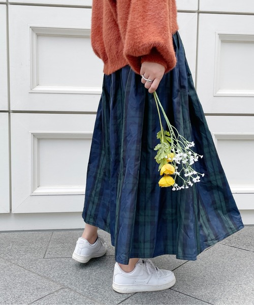 StyleSea（スタイルシー）の「チェックロングギャザーフレアスカート（スカート・レディース・レッド/レッド系その他/オレンジ系/イエロー/イエロー系その他/ブルー/ネイビー/ブルー系その他/ピンク/ベージュ/ブラウン系その他/ベージュ系その他2/ブラウン系その他2/パープル系その他2/イエロー系その他2/レッド系その他2/ネイビー系/オレンジ系その他/ブルー系その他2/ブルー系その他3/ボルドー/パープル系その他/ピンク系その他/オレンジ系その他2/ブラック×グリーン/ワインレッド/ホワイト×ブルー/カーキオリーブ/グリーン系その他/ブラック系その他/グリーン系その他2/ブルー系その他4/グリーン系その他3/ベージュ系その他3・FREE）」の5枚目の写真