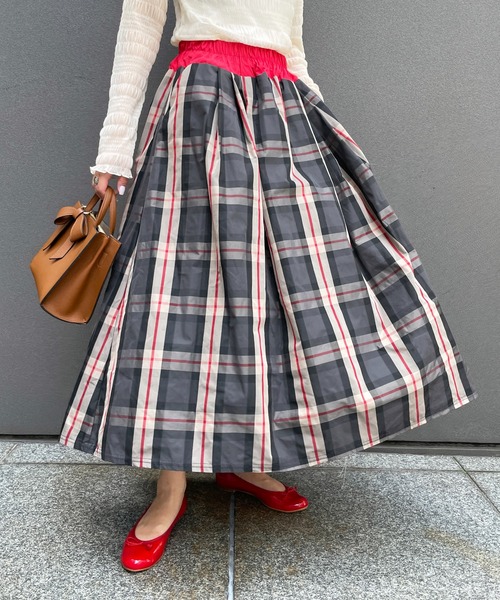 StyleSea（スタイルシー）の「チェックロングギャザーフレアスカート（スカート・レディース・レッド/レッド系その他/オレンジ系/イエロー/イエロー系その他/ブルー/ネイビー/ブルー系その他/ピンク/ベージュ/ブラウン系その他/ベージュ系その他2/ブラウン系その他2/パープル系その他2/イエロー系その他2/レッド系その他2/ネイビー系/オレンジ系その他/ブルー系その他2/ブルー系その他3/ボルドー/パープル系その他/ピンク系その他/オレンジ系その他2/ブラック×グリーン/ワインレッド/ホワイト×ブルー/カーキオリーブ/グリーン系その他/ブラック系その他/グリーン系その他2/ブルー系その他4/グリーン系その他3/ベージュ系その他3・FREE）」の7枚目の写真