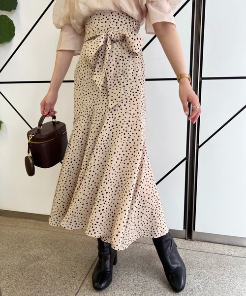 one after another NICE CLAUP（ワンアフターアナザーナイスクラップ）の「低身長向けサイズあり　ラッフルマーメイドスカート（スカート・レディース・ブラック/ライトベージュ/ベージュ系その他/ブラウン・MEDIUM/SMALL）」の14枚目の写真