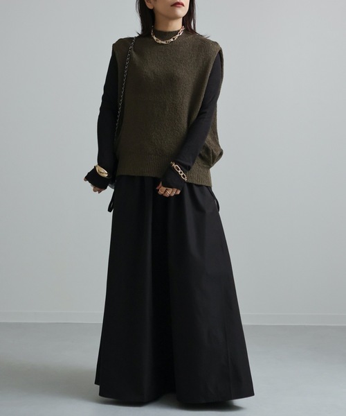 ap retro（アプレトロ）の「サイドデザインハイネックニットベスト（ベスト・レディース・ブラック/ベージュ/アイボリー/カーキ・FREE）」の9枚目の写真