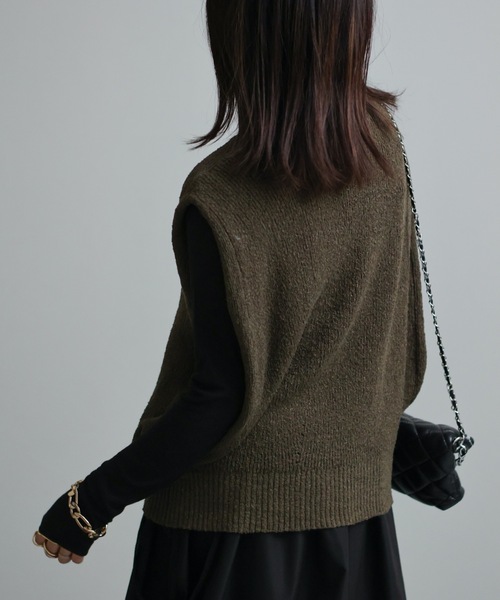 ap retro（アプレトロ）の「サイドデザインハイネックニットベスト（ベスト・レディース・ブラック/ベージュ/アイボリー/カーキ・FREE）」の21枚目の写真