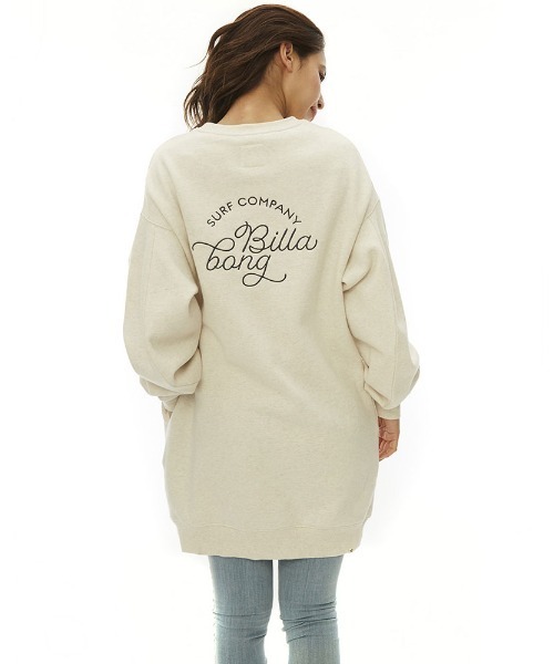 BILLABONG(ビラボン)の「BILLABONG レディース LOGO SWEAT ONE PIECE スウェットワンピース 【2022年秋冬モデル】ビラボン(ワンピース・レディース・ブラック/ブラウン/オフホワイト・MEDIUM/LARGE)」の4枚目の写真