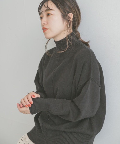 ITEMS URBANRESEARCH(アイテムズ アーバンリサーチ)の「『一部WEB限定カラー』ハイネックワイドニット(ニット/セーター)」|ブラック