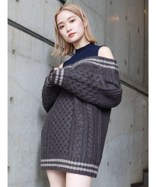 MURUA（ムルーア）の「ルーズオフショルダーニットワンピース（ワンピース・レディース・グレー/グリーン/モカ・FREE）」の9枚目の写真