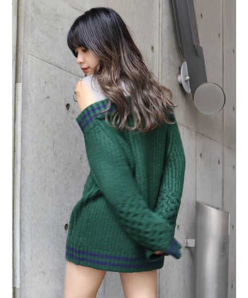 MURUA（ムルーア）の「ルーズオフショルダーニットワンピース（ワンピース・レディース・グレー/グリーン/モカ・FREE）」の15枚目の写真