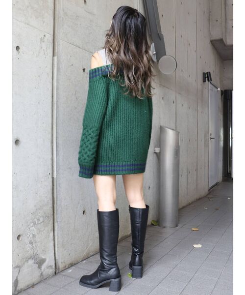 MURUA（ムルーア）の「ルーズオフショルダーニットワンピース（ワンピース・レディース・グレー/グリーン/モカ・FREE）」の17枚目の写真