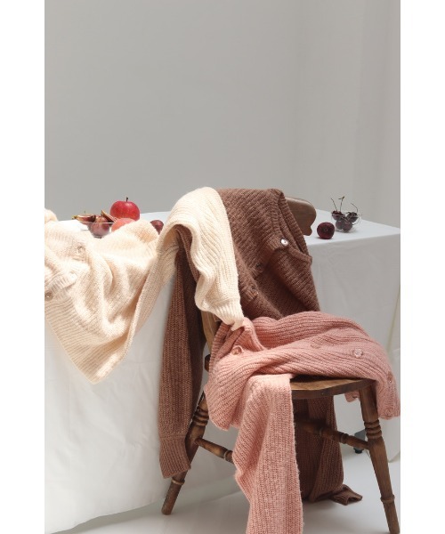 muguet（ミュゲ）の「clear button volume knit cardigan（カーディガン/ボレロ・レディース・ピンク/ブラウン/ベビーピンク/アイボリー・FREE）」の10枚目の写真