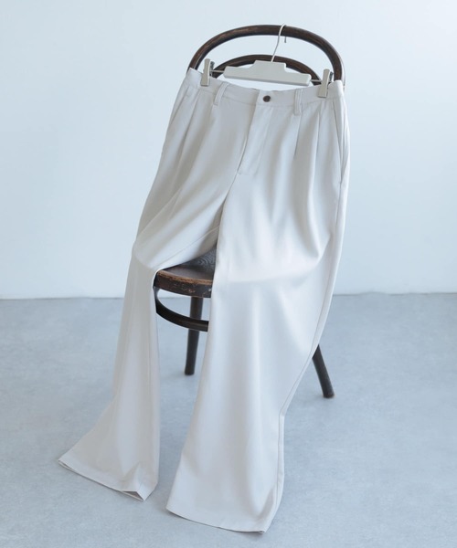 SENSE OF PLACE by URBAN RESEARCH（センスオブプレイスバイアーバンリサーチ）の「『セットアップ対応』『イージーケア』ダブルタックワイドスラックス（スラックス・メンズ・ブラック/ピンク/ライトベージュ/ブルー/オリーブ/チャコールグレー・SMALL/LARGE/MEDIUM）」の4枚目の写真