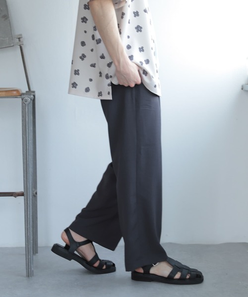 SENSE OF PLACE by URBAN RESEARCH（センスオブプレイスバイアーバンリサーチ）の「『セットアップ対応』『イージーケア』ダブルタックワイドスラックス（スラックス・メンズ・ブラック/ピンク/ライトベージュ/ブルー/オリーブ/チャコールグレー・SMALL/LARGE/MEDIUM）」の11枚目の写真