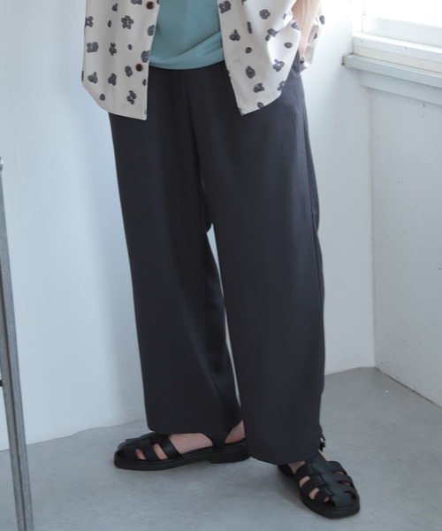 SENSE OF PLACE by URBAN RESEARCH（センスオブプレイスバイアーバンリサーチ）の「『セットアップ対応』『イージーケア』ダブルタックワイドスラックス（スラックス・メンズ・ブラック/ピンク/ライトベージュ/ブルー/オリーブ/チャコールグレー・SMALL/LARGE/MEDIUM）」の3枚目の写真