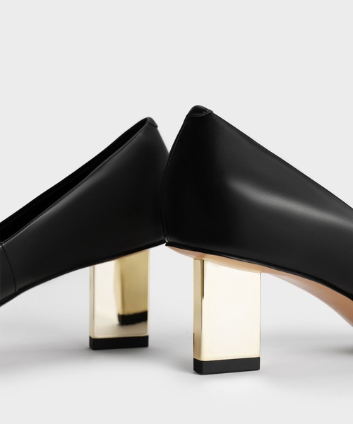 CHARLES & KEITH(チャールズ & キース)の「メタリックブレードヒール パンプス(パンプス・レディース・ブラック/オフホワイト・22cm/22.5cm/23cm/23.5cm/24.5cm/25cm/25.5cm)」の4枚目の写真