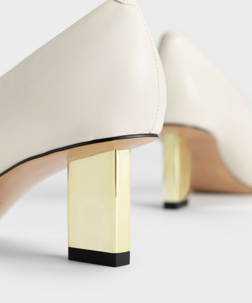 CHARLES & KEITH(チャールズ & キース)の「メタリックブレードヒール パンプス(パンプス・レディース・ブラック/オフホワイト・22cm/22.5cm/23cm/23.5cm/24.5cm/25cm/25.5cm)」の8枚目の写真