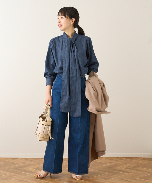 A PUPIL（アピューピル）の「別注【A PUPIL/ア ピューピル】デニムボウタイブラウス（シャツ/ブラウス・レディース・ブルー・FREE）」の4枚目の写真