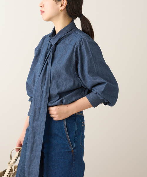 A PUPIL（アピューピル）の「別注【A PUPIL/ア ピューピル】デニムボウタイブラウス（シャツ/ブラウス・レディース・ブルー・FREE）」の7枚目の写真