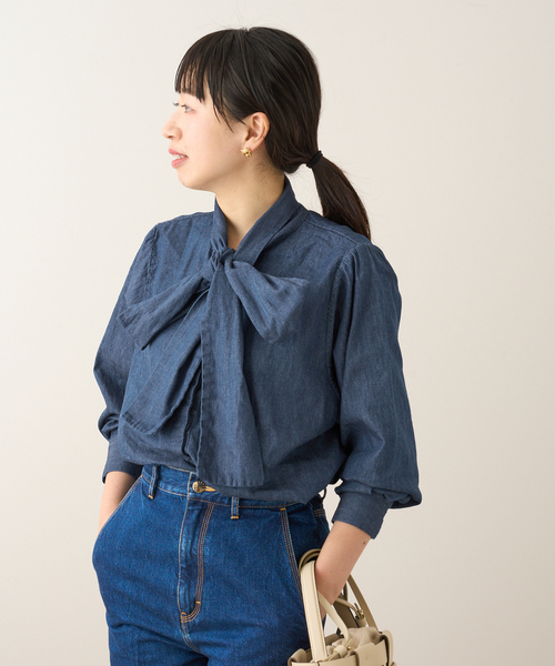 A PUPIL（アピューピル）の「別注【A PUPIL/ア ピューピル】デニムボウタイブラウス（シャツ/ブラウス・レディース・ブルー・FREE）」の8枚目の写真