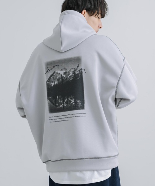 Rocky Monroe(ロッキーモンロー)の「オーバーサイズ グラフィックプリントパーカー 配色ステッチ テックダンボール(パーカー・メンズ・ライトグレー/ブラック/モカ/ブルーグリーン・M/L)」の3枚目の写真