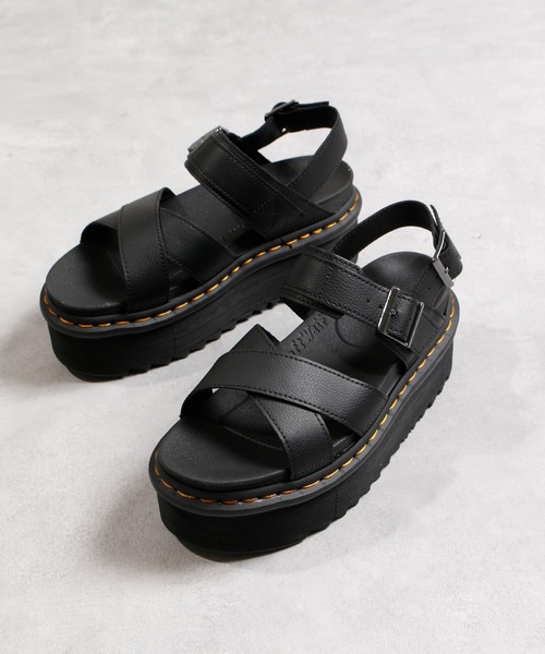Dr. Martens(ドクターマーチン)の「Dr.Martens ドクターマーチン / Voss II Black Hydro ウェッジヒールサンダル 厚底クロスストラップサンダル / 30717100 30717001 30717329(サンダル・レディース・ブラック/ホワイト/ピンクベージュ・22cm/23cm/24cm)」の8枚目の写真