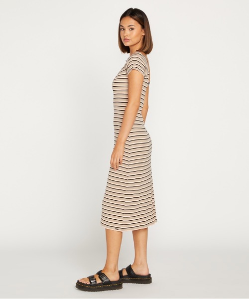 VOLCOM(ボルコム)の「ALL BOOED UP DRESS(ワンピース・レディース・ベージュ系・SMALL/X-SMALL/MEDIUM)」の3枚目の写真
