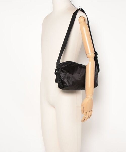 SABLE CLUTCH（セーブルクラッチ）の「TAPE SHOULDER BAG - CORDURA/SEMI CLEAR（ショルダーバッグ/コーデュラ）（ボディバッグ/ウエストポーチ・メンズ・キャメル/ブラック×ホワイト/カーキ/グレー/ブラック・ONE SIZE）」の13枚目の写真