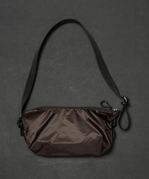 SABLE CLUTCH（セーブルクラッチ）の「TAPE SHOULDER BAG - CORDURA/SEMI CLEAR（ショルダーバッグ/コーデュラ）（ボディバッグ/ウエストポーチ・メンズ・キャメル/ブラック×ホワイト/カーキ/グレー/ブラック・ONE SIZE）」の22枚目の写真
