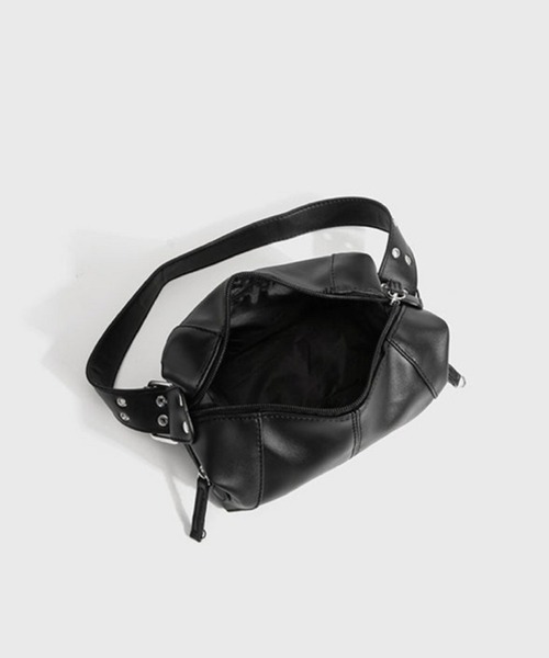 【ベルトデザインでコーデのアクセントに！】スクエアベルトショルダーレザーバッグ（ショルダーバッグ）｜Silly（シリー）