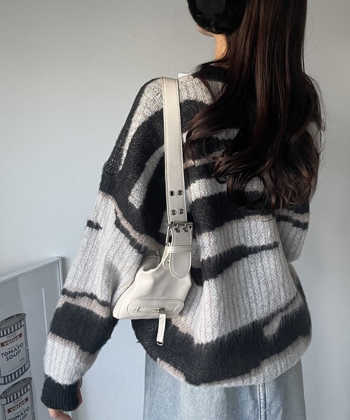 【ベルトデザインでコーデのアクセントに！】スクエアベルトショルダーレザーバッグ（ショルダーバッグ）｜Silly（シリー）