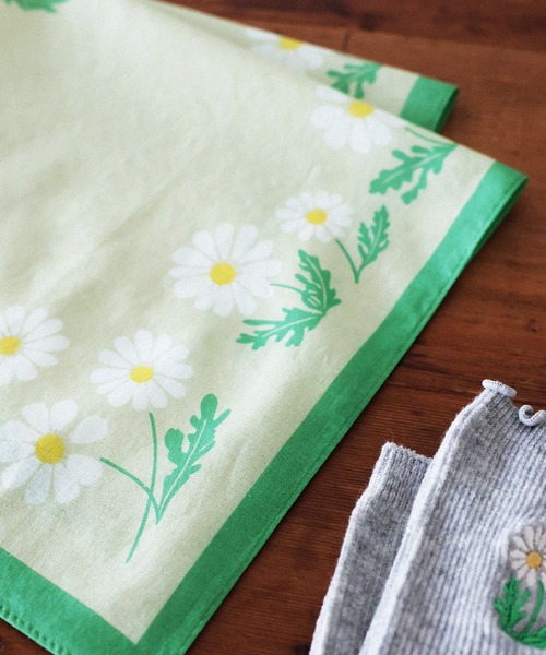 LEPSIM（レプシィム）の「【アデリアレトロ】ハンカチ　189363（ハンカチ/ハンドタオル・レディース・ライトグリーン/オレンジ/ブルー・ONE SIZE）」の3枚目の写真