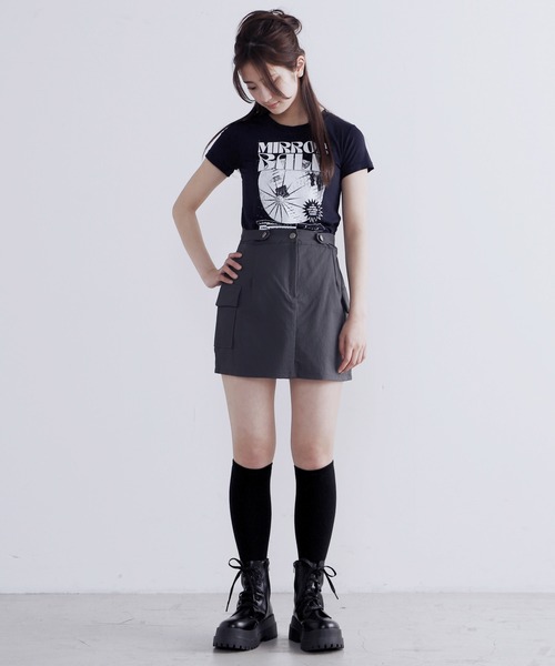 Figments(フィグメンツ)の「カーゴミニスカート(スカート・レディース・グレー/ブラック・FREE)」の5枚目の写真