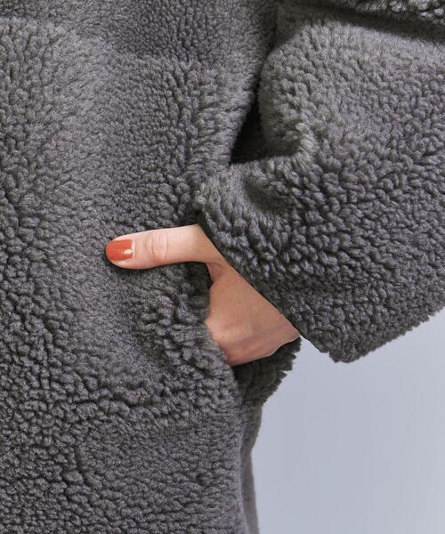 BEAUTY&YOUTH UNITED ARROWS（ビューティーアンドユースユナイテッドアローズ）の「【WEB限定】ボア×フェイクムートン リバーシブルコート -2WAY-（その他アウター・レディース・ダークグレー/ネイビー/オフホワイト・FREE）」の16枚目の写真