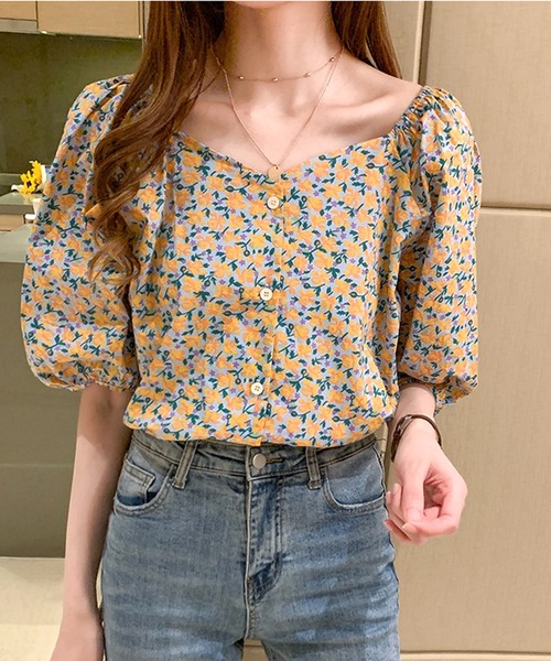 Amulet(アミュレット)の「五分丈花柄ブラウス(シャツ/ブラウス・レディース・パープル/イエロー・L/XL/M)」の2枚目の写真